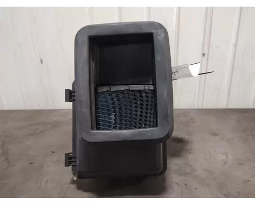 INTERNATIONAL 4400 AIR CLEANER