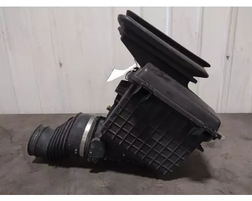 INTERNATIONAL 4400 AIR CLEANER
