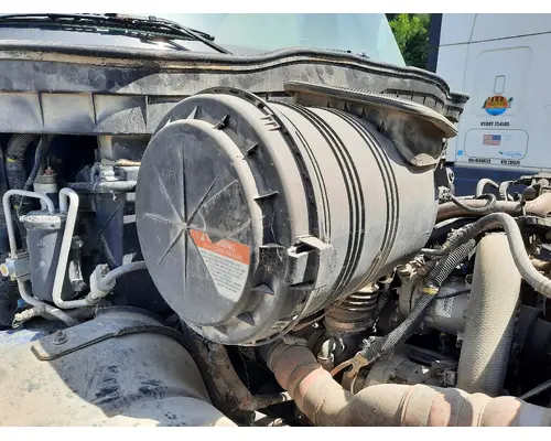 INTERNATIONAL 4400 AIR CLEANER