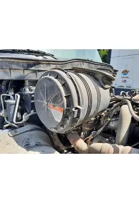 INTERNATIONAL 4400 AIR CLEANER