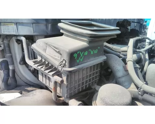 INTERNATIONAL 4400 AIR CLEANER