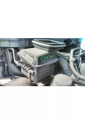 INTERNATIONAL 4400 AIR CLEANER