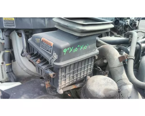 INTERNATIONAL 4400 AIR CLEANER