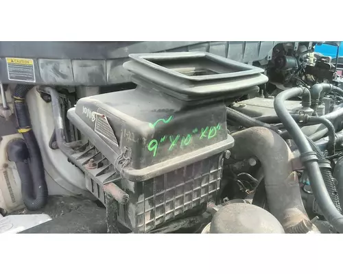 INTERNATIONAL 4400 AIR CLEANER