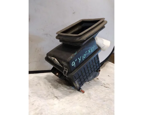 INTERNATIONAL 4400 AIR CLEANER