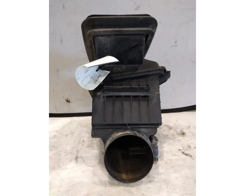 INTERNATIONAL 4400 AIR CLEANER