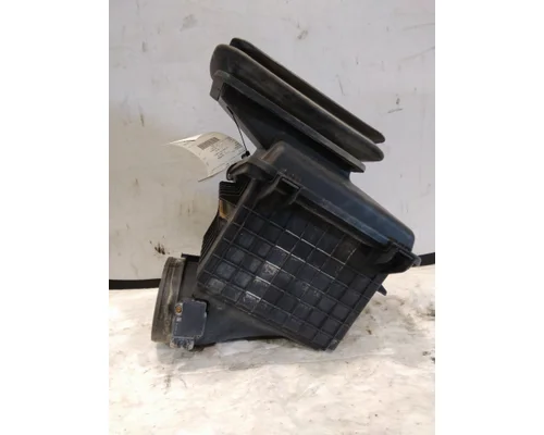 INTERNATIONAL 4400 AIR CLEANER