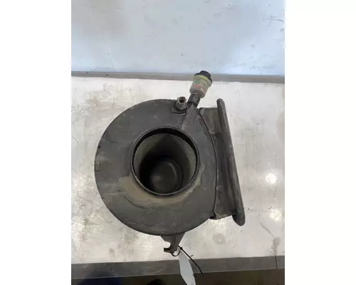 INTERNATIONAL 4400 Air Cleaner