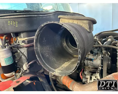 INTERNATIONAL 4400 Air Cleaner