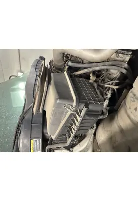 INTERNATIONAL 4400 Air Cleaner
