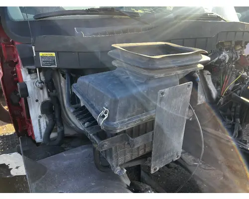 INTERNATIONAL 4400 Air Cleaner