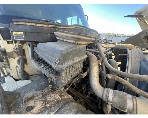 INTERNATIONAL 4400 Air Cleaner
