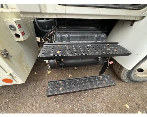 INTERNATIONAL 4400 Air Tank