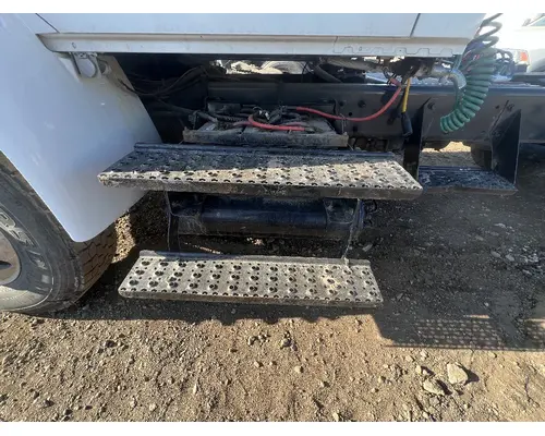 INTERNATIONAL 4400 Air Tank