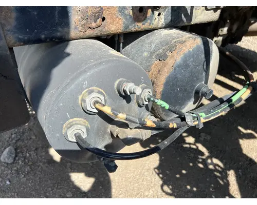 INTERNATIONAL 4400 Air Tank
