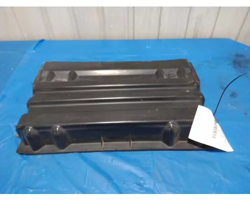 INTERNATIONAL 4400 BATTERY BOX COVER
