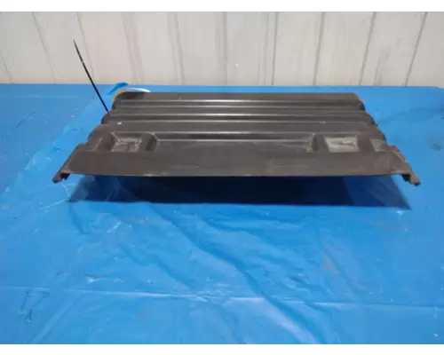 INTERNATIONAL 4400 BATTERY BOX COVER