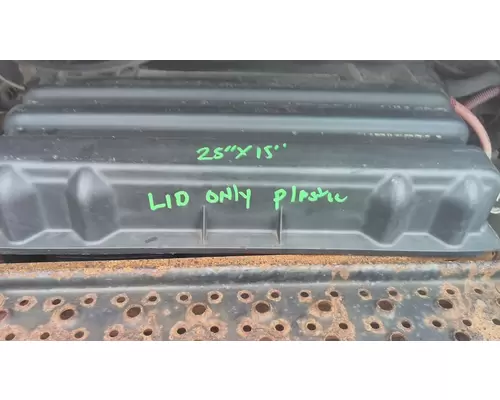 INTERNATIONAL 4400 BATTERY BOX COVER