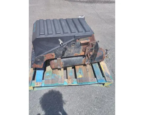 INTERNATIONAL 4400 BATTERY BOX