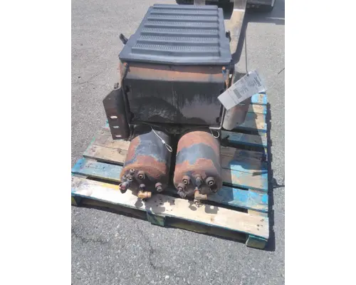 INTERNATIONAL 4400 BATTERY BOX
