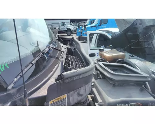 INTERNATIONAL 4400 BODY PARTS, MISC.