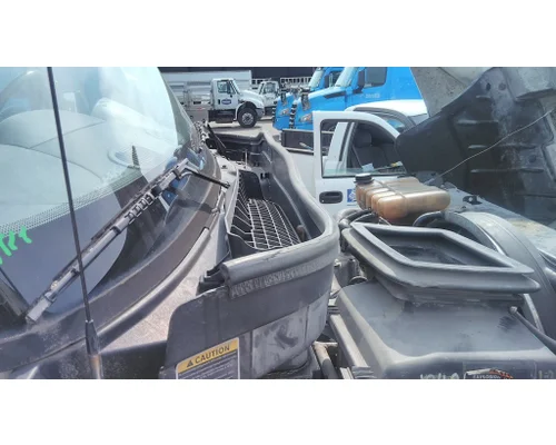 INTERNATIONAL 4400 BODY PARTS, MISC.