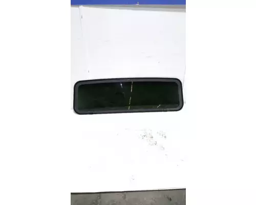 INTERNATIONAL 4400 Back Glass