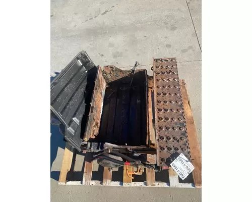 INTERNATIONAL 4400 Battery Box