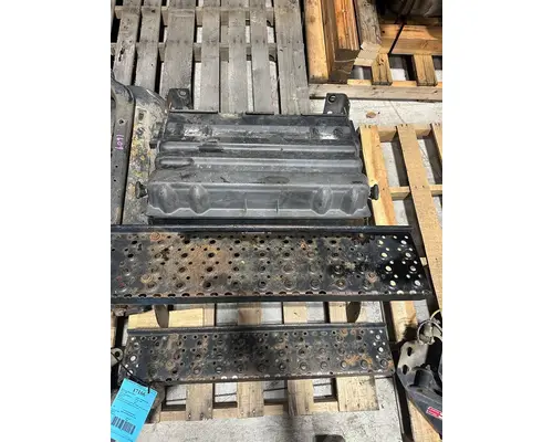 INTERNATIONAL 4400 Battery Box