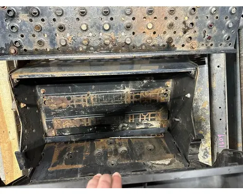 INTERNATIONAL 4400 Battery Box