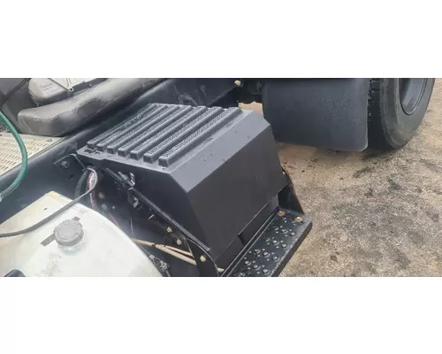 INTERNATIONAL 4400 Battery Box