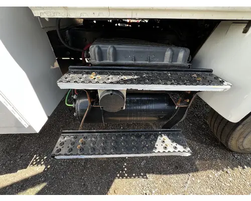 INTERNATIONAL 4400 Battery Box