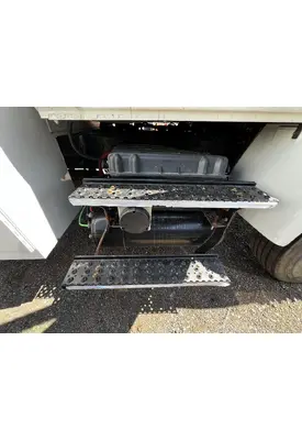 INTERNATIONAL 4400 Battery Box