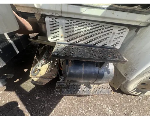 INTERNATIONAL 4400 Battery Box