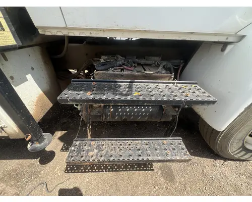 INTERNATIONAL 4400 Battery Box