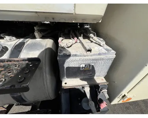 INTERNATIONAL 4400 Battery Box