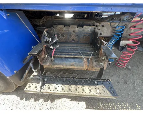 INTERNATIONAL 4400 Battery Box