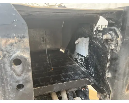 INTERNATIONAL 4400 Battery Box