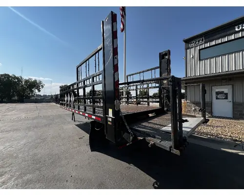 INTERNATIONAL 4400 Box  Bed