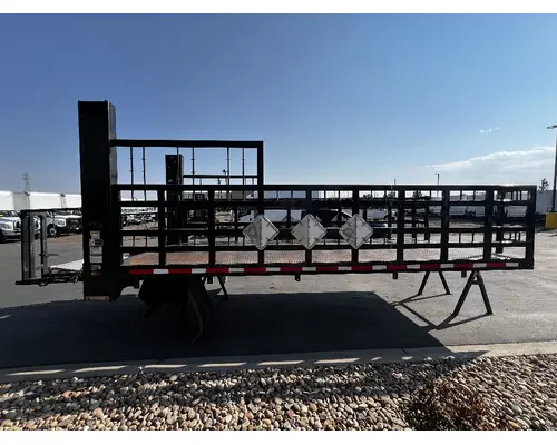 INTERNATIONAL 4400 Box  Bed