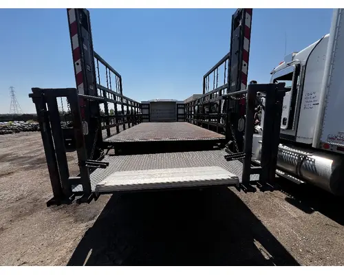 INTERNATIONAL 4400 Box  Bed