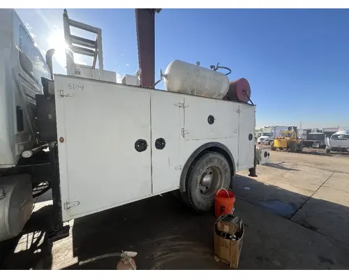 INTERNATIONAL 4400 Box  Bed