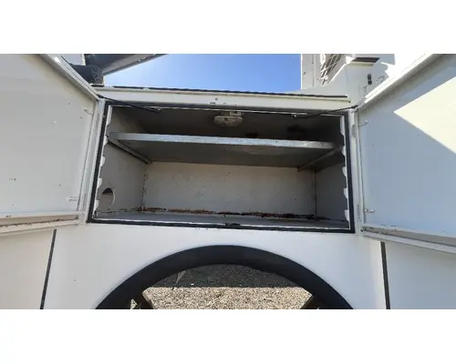 INTERNATIONAL 4400 Box  Bed