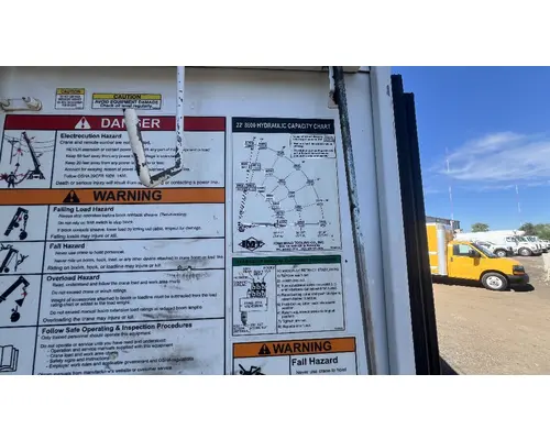 INTERNATIONAL 4400 Box  Bed