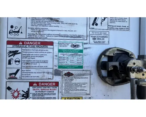 INTERNATIONAL 4400 Box  Bed
