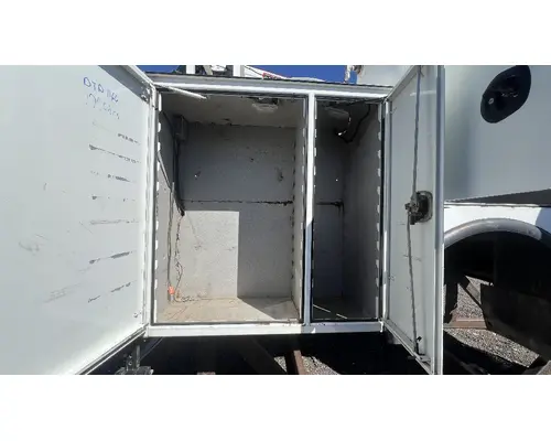 INTERNATIONAL 4400 Box  Bed
