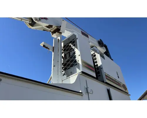 INTERNATIONAL 4400 Box  Bed