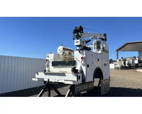 INTERNATIONAL 4400 Box  Bed