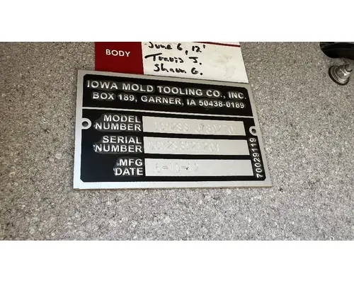 INTERNATIONAL 4400 Box  Bed