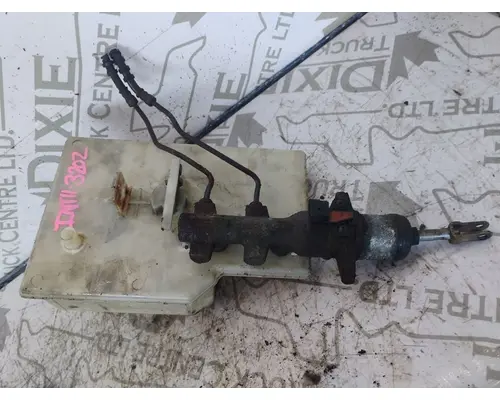 INTERNATIONAL 4400 Brake Master Cylinder